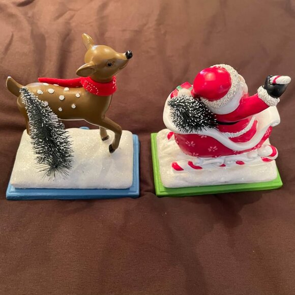 2 Stocking Holders Christmas Santa Claus Clause Deer Sleigh Bottle Brush Tree - Picture 4 of 11